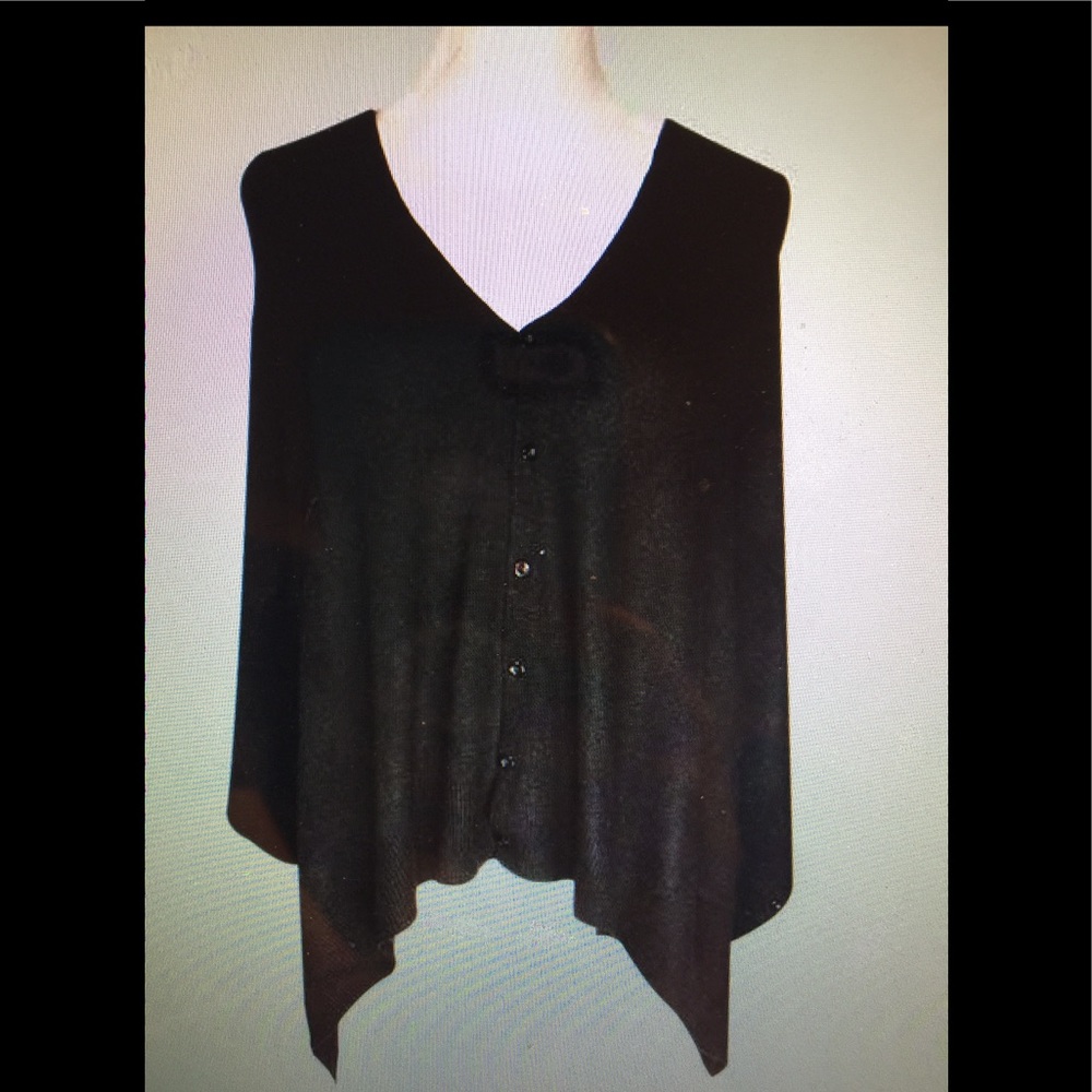 Solid button poncho